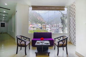 Área de estar no saguão