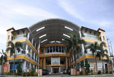 OYO 832 Kenari Asri Hotel
