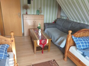 Double Room | Free WiFi, bed sheets