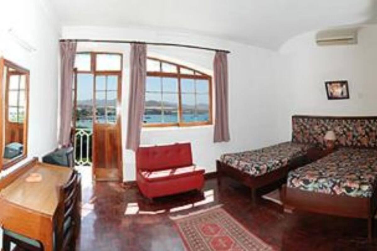 Habitación doble, no fumadores, vistas al mar | Caja fuerte, escritorio, cortinas opacas y wifi gratis