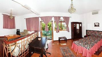 Suite, Non Smoking | In-room safe, desk, blackout drapes, free WiFi