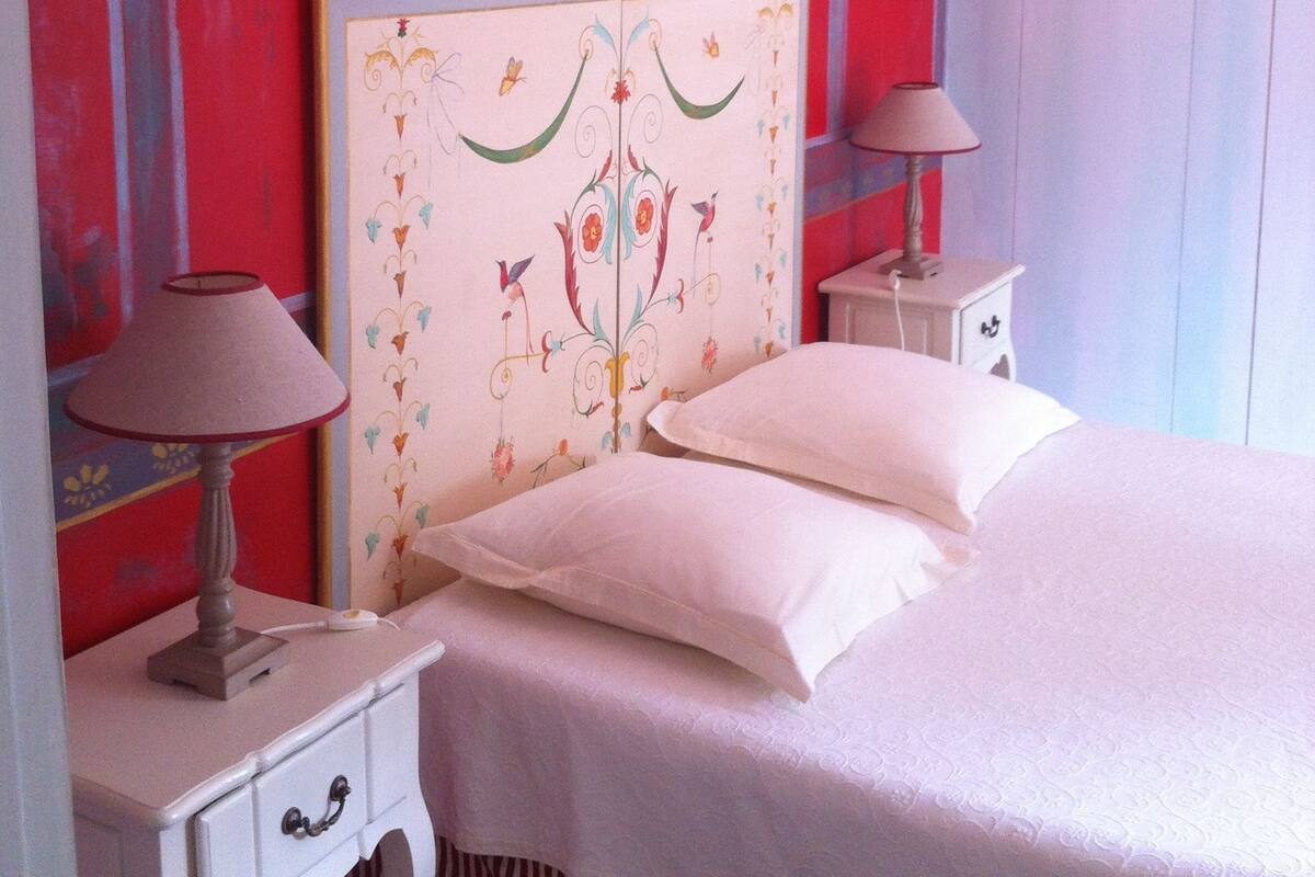 Double Room (Vénitienne) | Blackout drapes, rollaway beds (surcharge), individually decorated