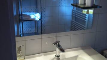 Phòng (Lavande) | Chậu rửa trong phòng tắm