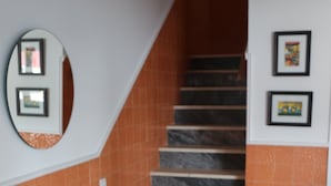 Living room - Alto Mar Inn (Lagos)