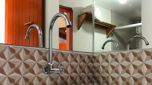 Double Room | Blackout drapes, WiFi (free), bed sheets - Pyt Pousada Yemanjá Toré (Mataraca)