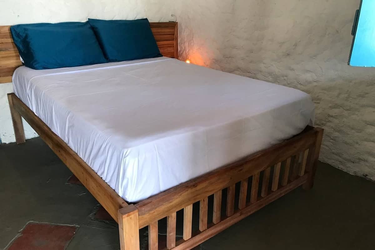 Double Room | Blackout drapes, WiFi (free), bed sheets