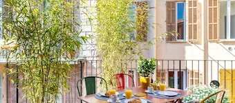 L'Abeille Boutique Apartments