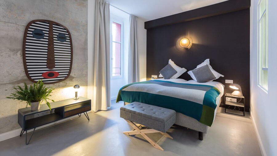 L'Abeille Boutique Apartments