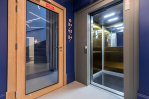 Interior entrance - L'Abeille Boutique Apartments (Nice)