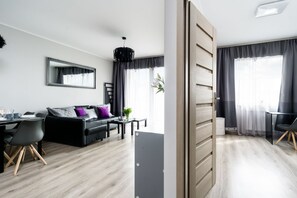 Grand Apartment, 2 Bedrooms | Living area