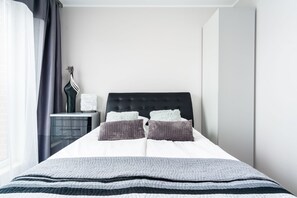 Grand-Apartment, 2 Schlafzimmer | Bügeleisen/Bügelbrett, Babybetten, Zustellbetten, kostenloses WLAN