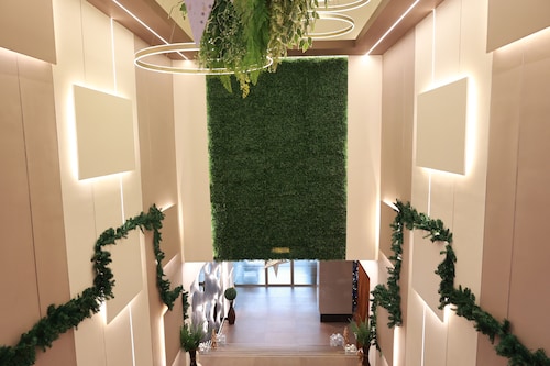 Hotel La Falaise Bonapriso