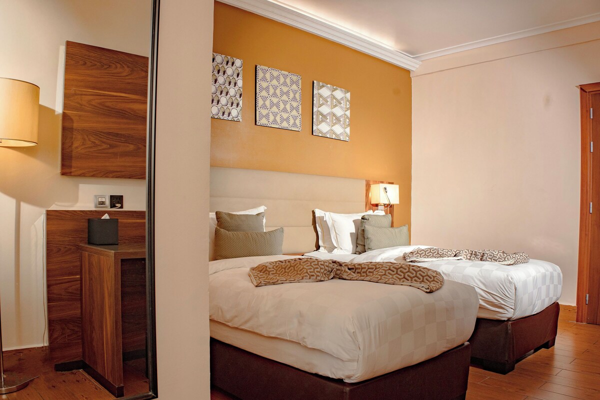Double or Twin Room | Hypo-allergenic bedding, Tempur-Pedic beds, minibar, in-room safe