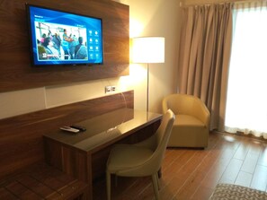 Literie hypoallergénique, matelas Tempur-Pedic, minibar