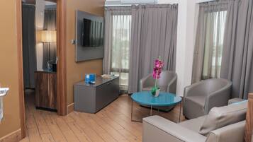 Deluxe-Suite | 1 Schlafzimmer, Allergikerbettwaren, Tempur-Pedic-Betten, Minibar