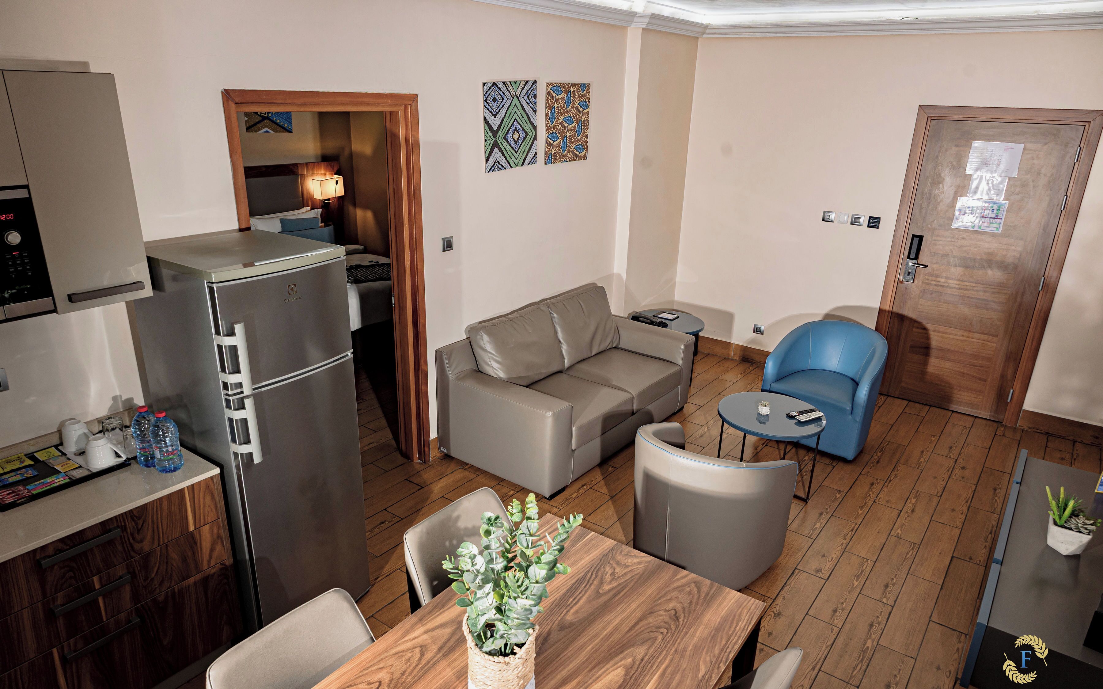 Deluxe Apartment, 2 Bedrooms, Kitchenette | Microwave