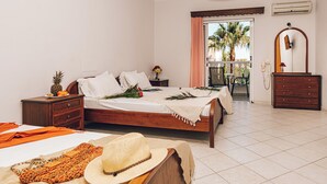 Triple Room, Balcony | In-room safe, WiFi (free), bed sheets - Dinos Hotel (Zakynthos)