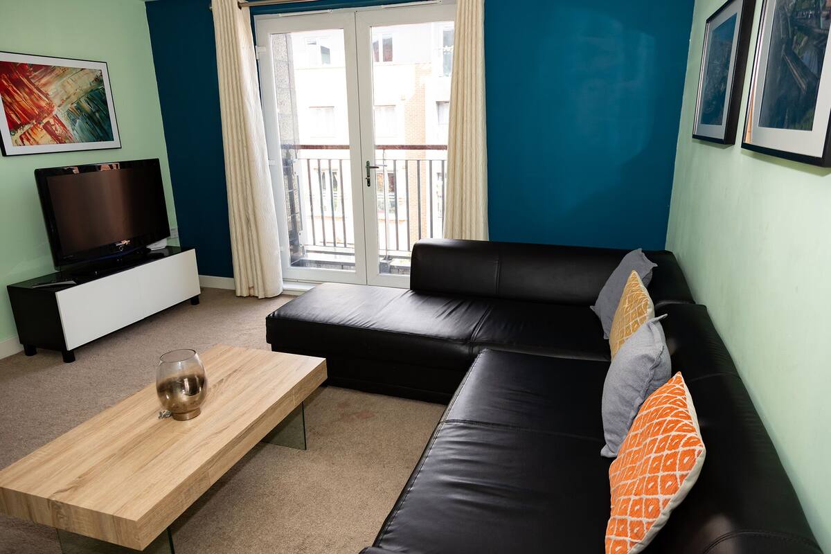 Appartement, salle de bain privée (2 Bedroom) | Bar-salon