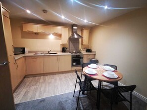 Lägenhet - privat badrum (Sleeps 5) | Restauranger