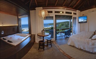 Ropa de cama de alta calidad, minibar y cortinas blackout