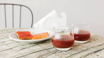 Café da manhã com buffet grátis todos os dias