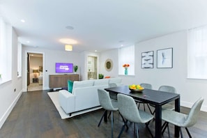Comfort Apartment | In-room dining