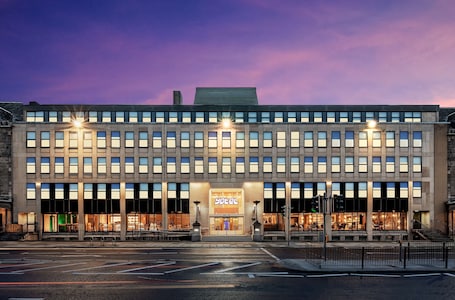 Exterior. YOTEL Edinburgh