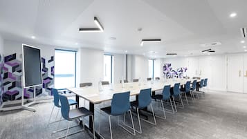 Toplantı salonu/imkânları