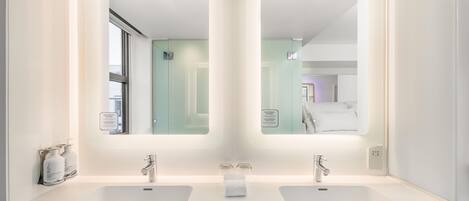 Shower kamar mandi