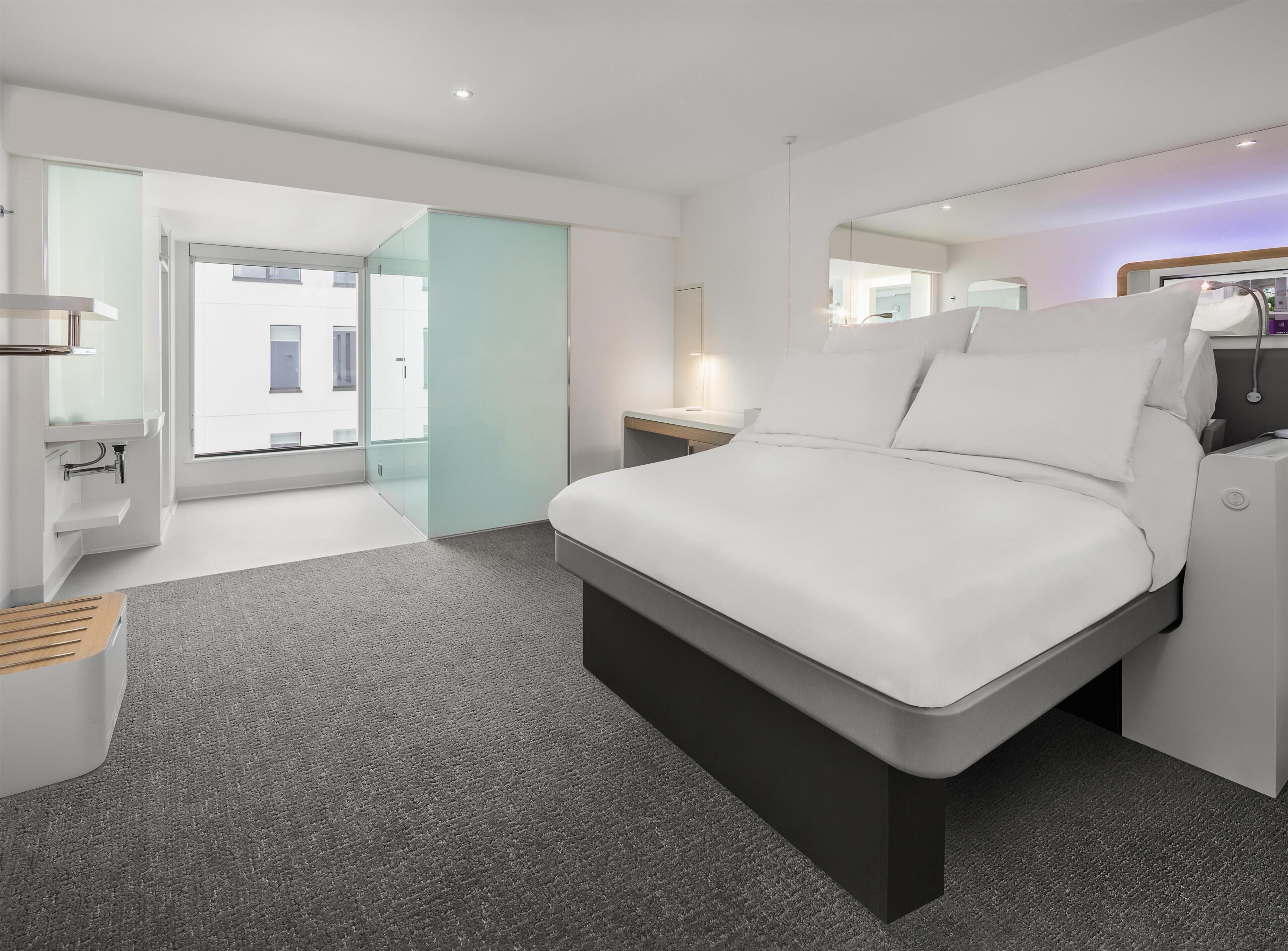 Room (First Class)
