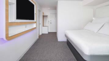 Sengetøy av topp kvalitet, memory foam-senger og safe på rommet