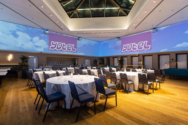 Ballroom - YOTEL Edinburgh, Select by Hilton (Edinburgh)