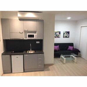 Flat-screen TV - Apartahotel Baldiri (Sant Boi de Llobregat)