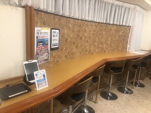 Lobby sitting area - Nishikawaguchi Station Hotel Stay Lounge (Kawaguchi)