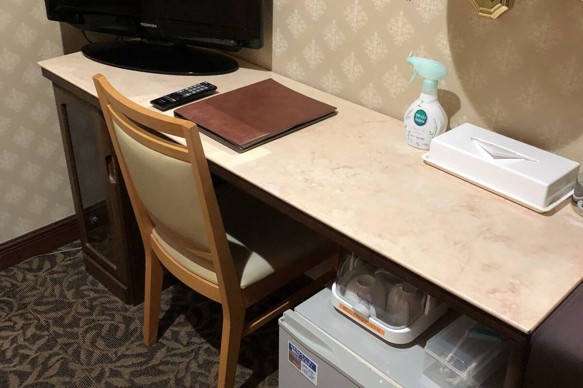 Habitación estándar, no fumadores | Escritorio y espacio para trabajar con un portátil