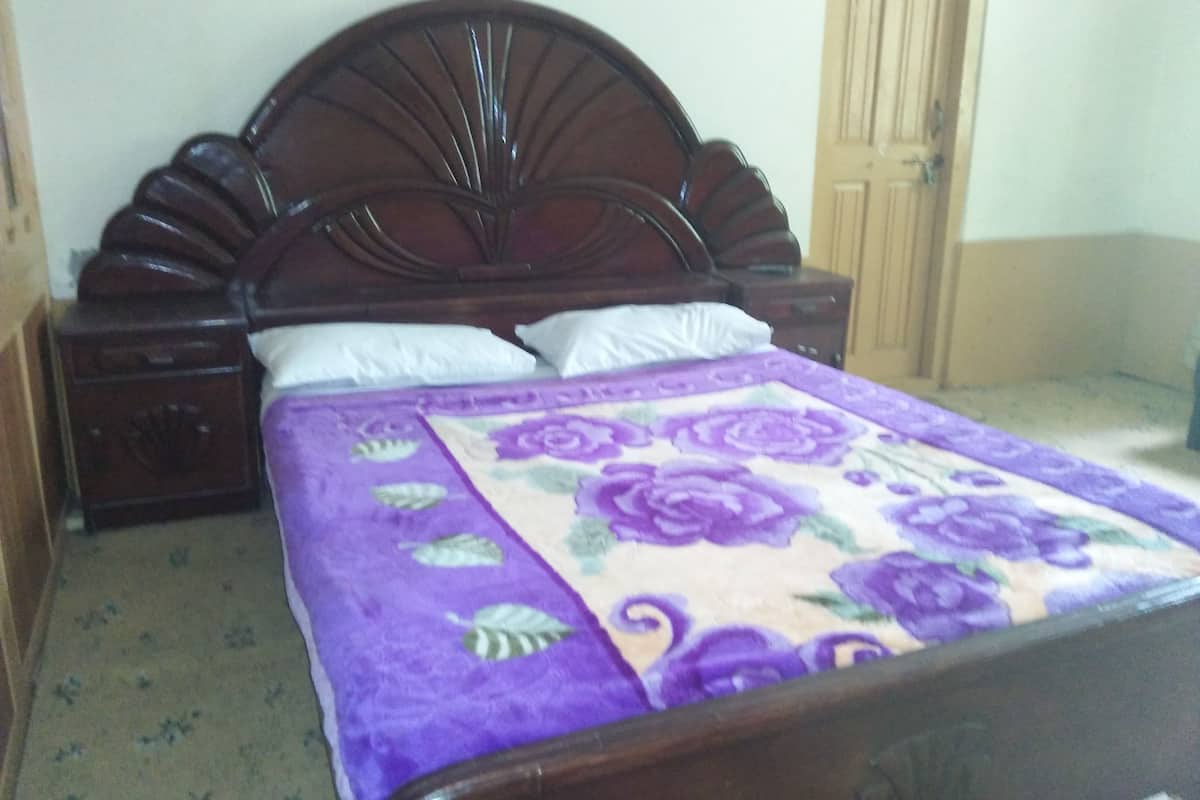 Family Double Room, Garden View | Memory foam beds, iron/ironing board, rollaway beds, free WiFi