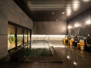 Combined shower/tub, free toiletries, hair dryer, slippers - Super Hotel Sakai Marittima (Sakai)