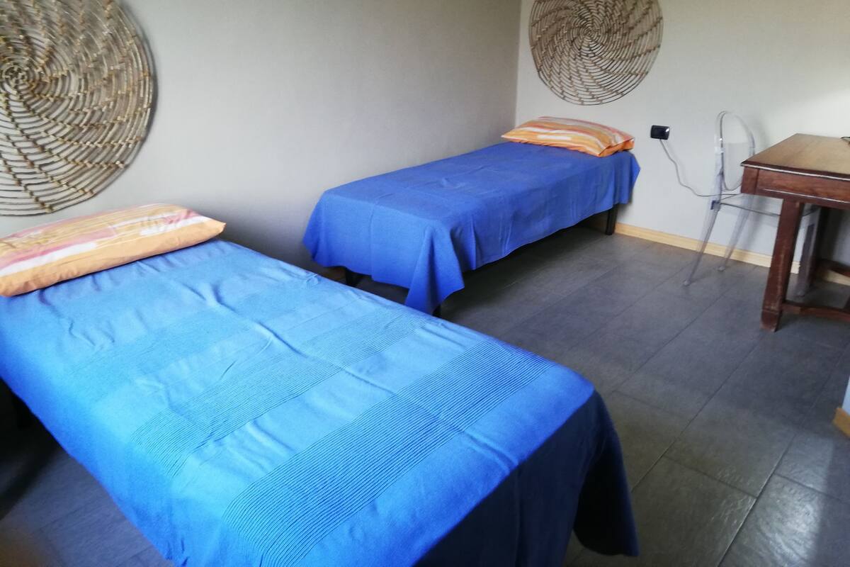 Down duvets, desk, free WiFi