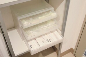 A storage unit with labeled compartments for spoons, forks, and chopsticks. - Keisei Richmond Hotel Tokyo Monzennakacho (Tokyo)