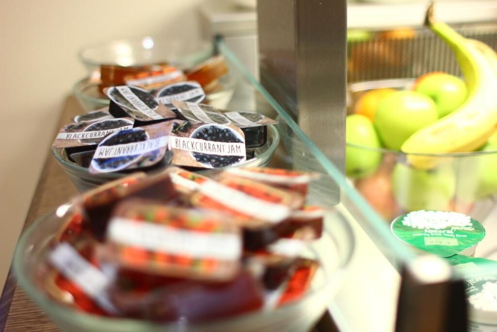 daily english breakfast (gbp 12 per person)