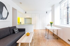 Living area - Oxford Circus Apartments (London)
