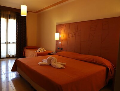 Laghi Room Only