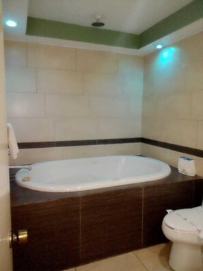 Elite Room, 1 Katil Raja (King) | Wi-fi percuma, cadar katil 