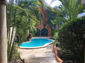 Outdoor pool - Tranquil Tropical Oasis in the Historic Center (Mérida)