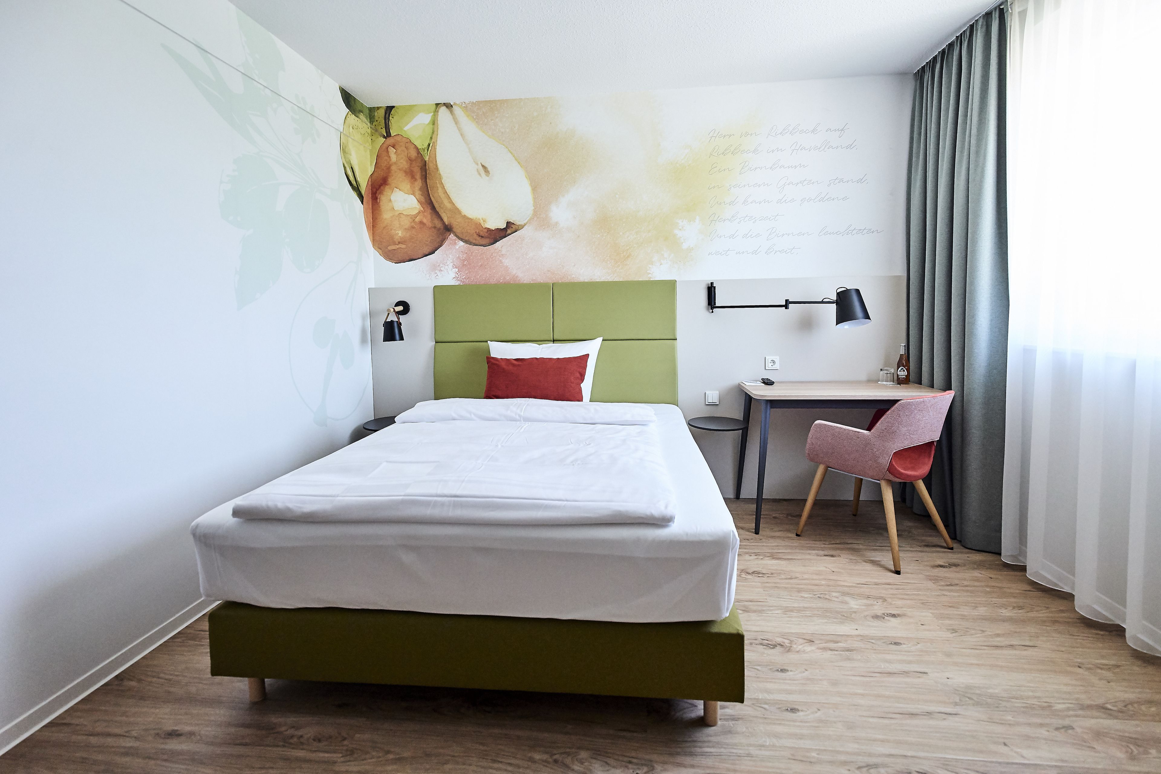 in-room safe, laptop workspace, blackout curtains, soundproofing