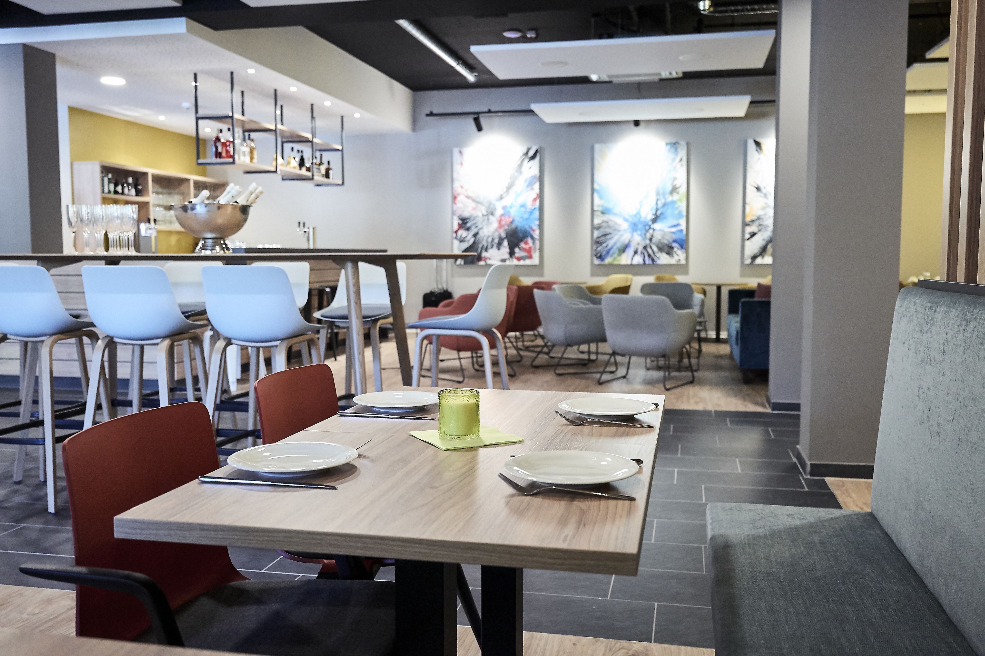 daily buffet breakfast (eur 15.90 per person)