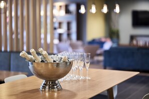 Daily buffet breakfast (EUR 16.90 per person)