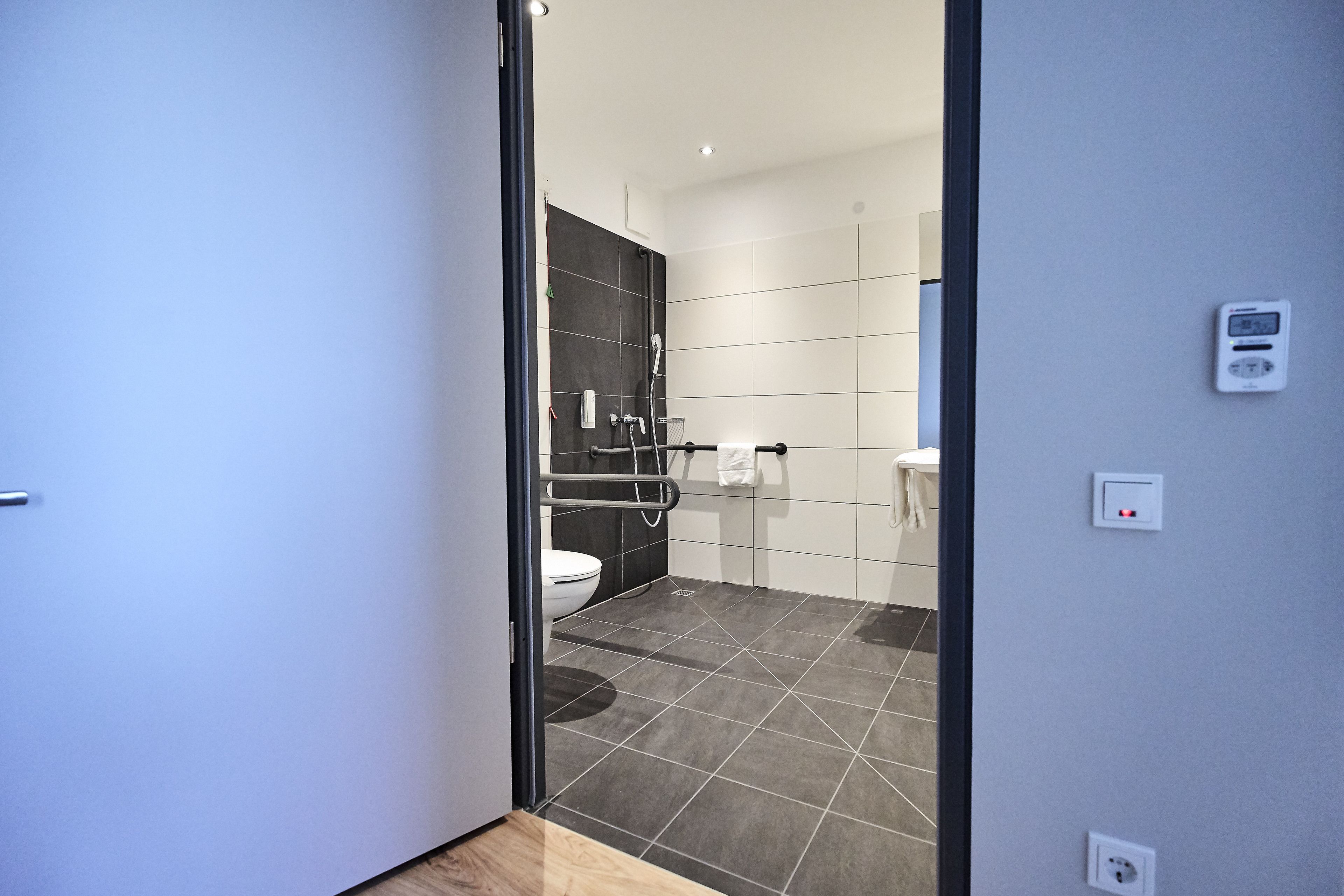 in-room safe, laptop workspace, blackout curtains, soundproofing