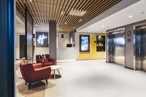 Lobby-Lounge
