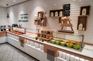Desayuno buffet todos los días (con cargo)